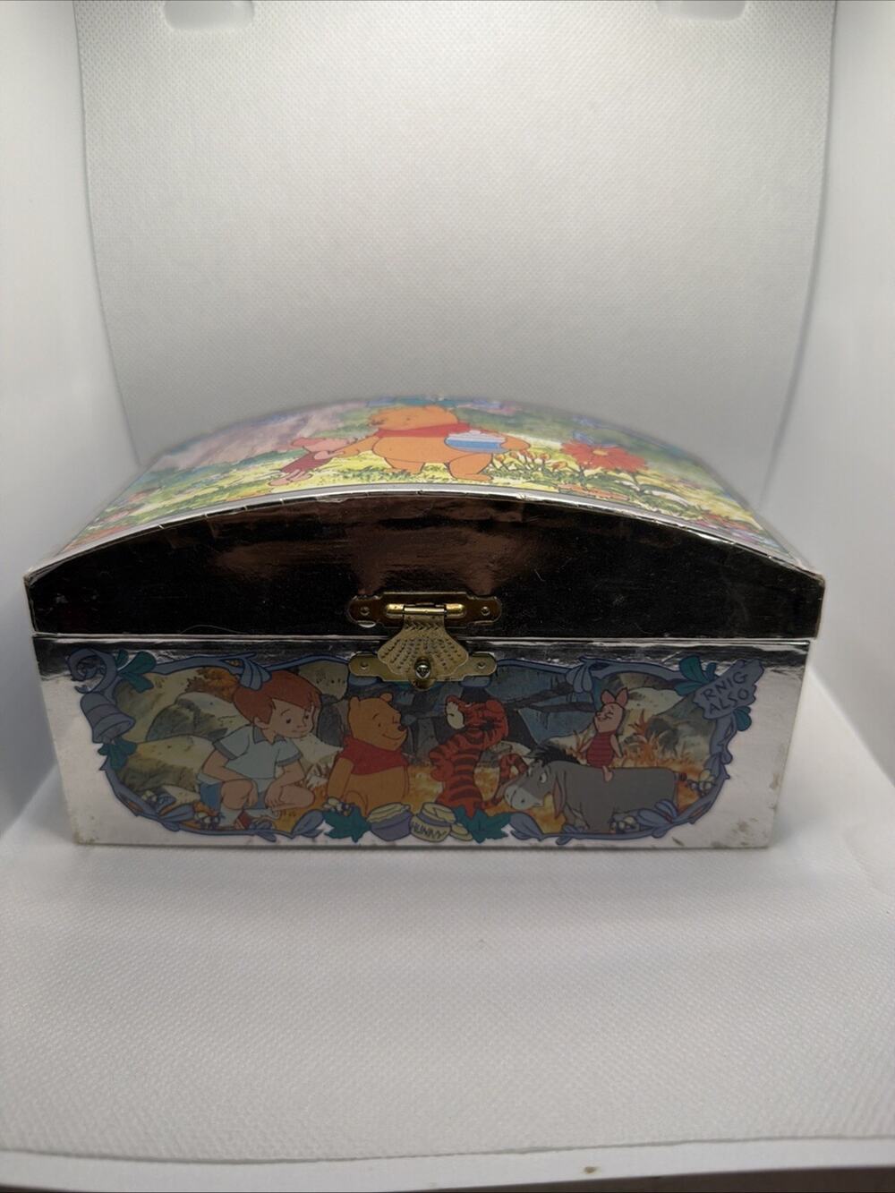 Disney Winnie the Pooh Musical Mirrored Jewelry Box Missing Miniatures